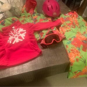 Full set ; ski suit, helmet,gloves and goggles